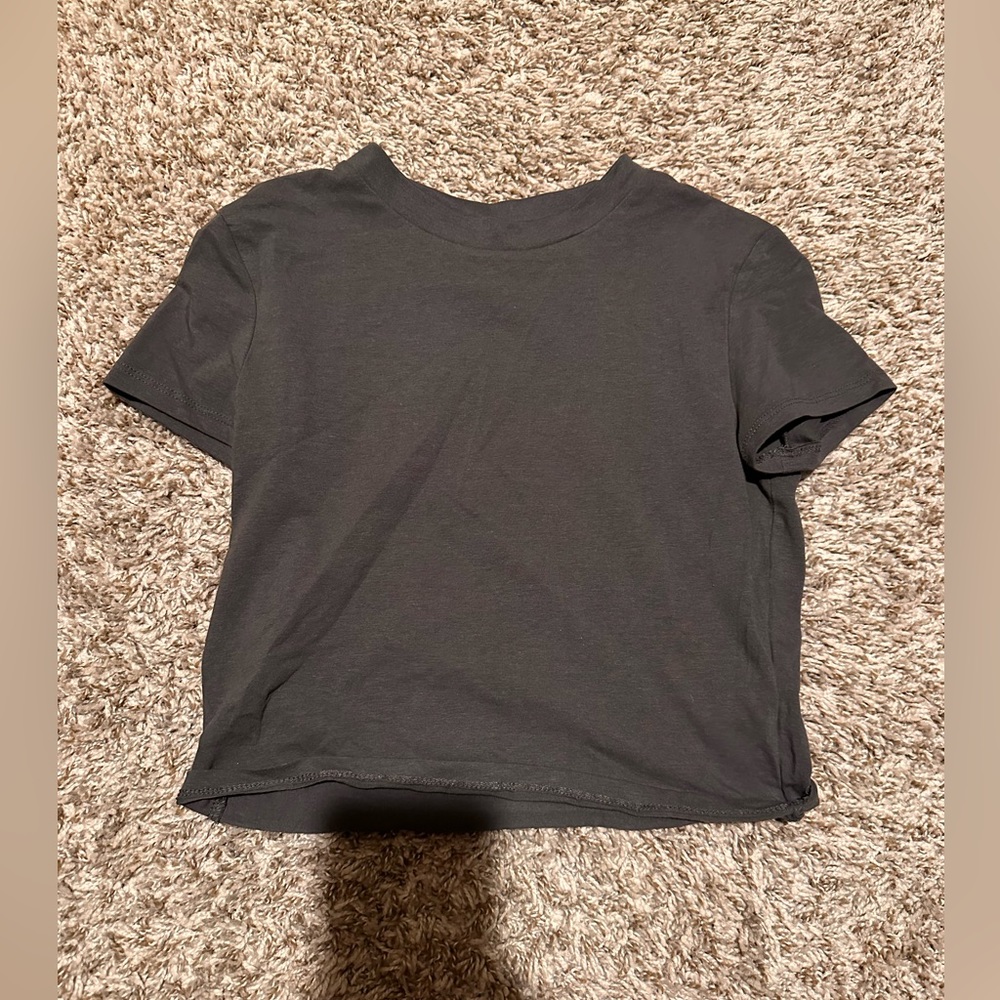 H&M basic gray shirt
